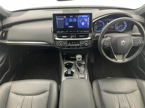 2022 Toyota Crown — photo 2 | Tuminion Kenya