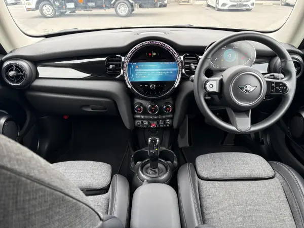 2022 Mini Cooper — photo 2 | Tuminion Kenya
