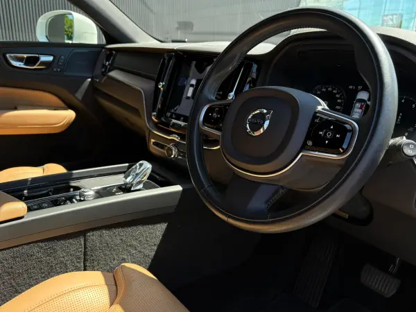 2021 Volvo Xc60 — photo 3 | Tuminion Kenya
