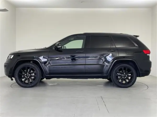 2020 Jeep Grand Cherokee — photo 8 | Tuminion Kenya