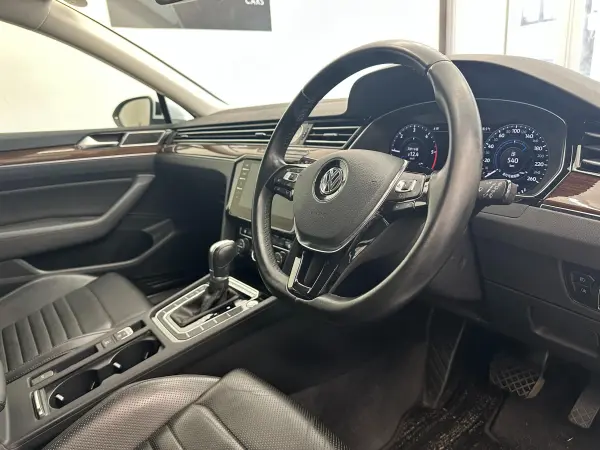2018 Volkswagen Passat — photo 2 | Tuminion Kenya
