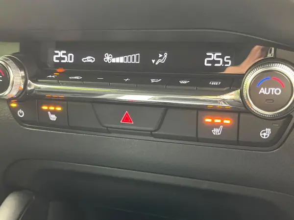 2025 Mazda 3 Fastback — photo 7 | Tuminion Kenya