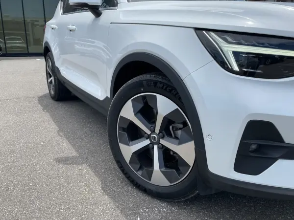 2023 Volvo Xc40 — photo 3 | Tuminion Kenya