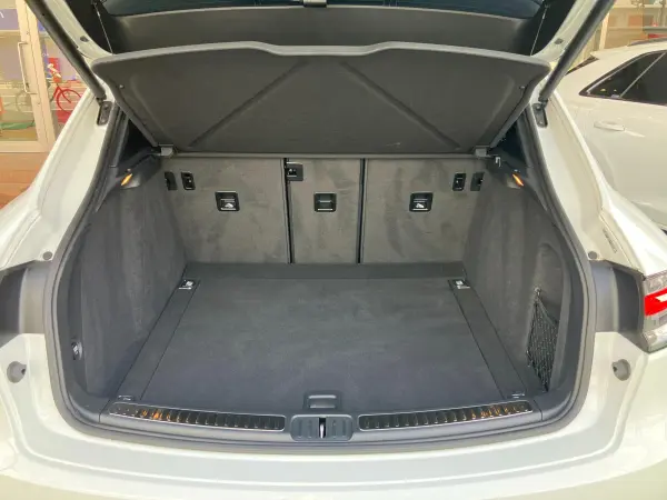 2019 Porsche Macan — photo 9 | Tuminion Kenya