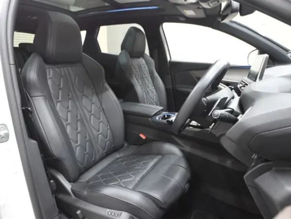 2021 Peugeot 3008 — photo 7 | Tuminion Kenya