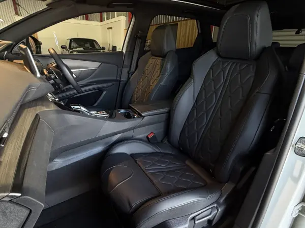 2021 Peugeot 3008 — photo 8 | Tuminion Kenya