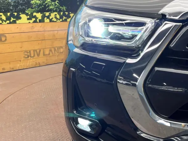2021 Toyota Hilux — photo 8 | Tuminion Kenya