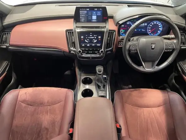 2018 Toyota Crown — photo 2 | Tuminion Kenya