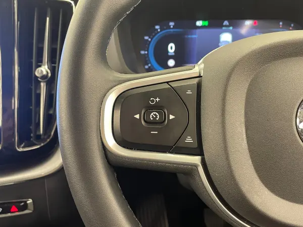 2022 Volvo Xc60 — photo 7 | Tuminion Kenya