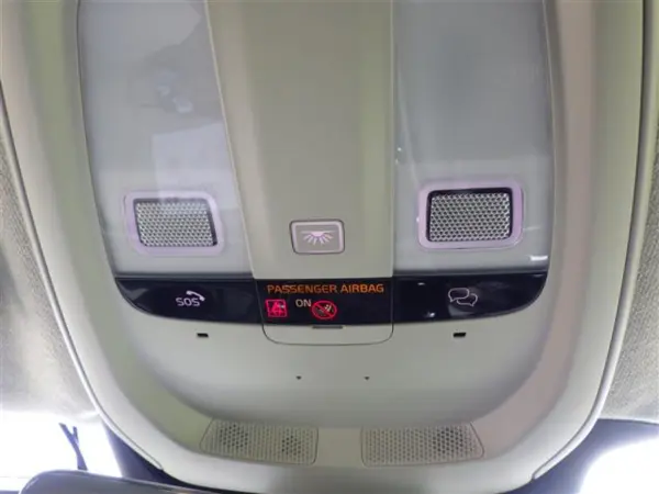 2023 Volvo Xc40 — photo 2 | Tuminion Kenya