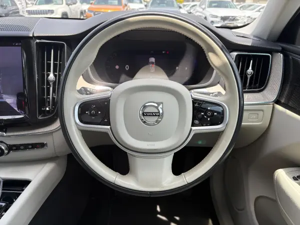 2021 Volvo Xc60 — photo 7 | Tuminion Kenya