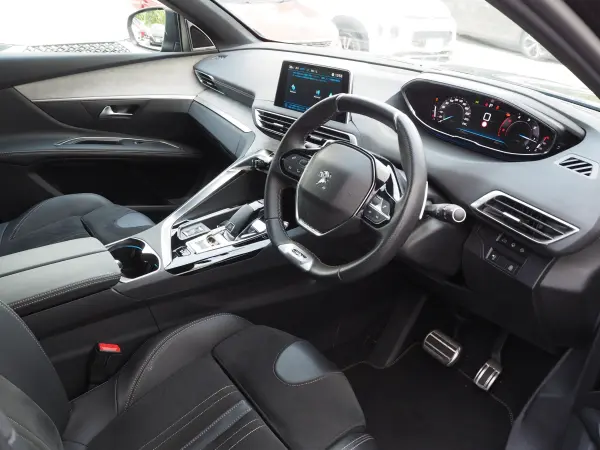 2021 Peugeot 5008 — photo 7 | Tuminion Kenya