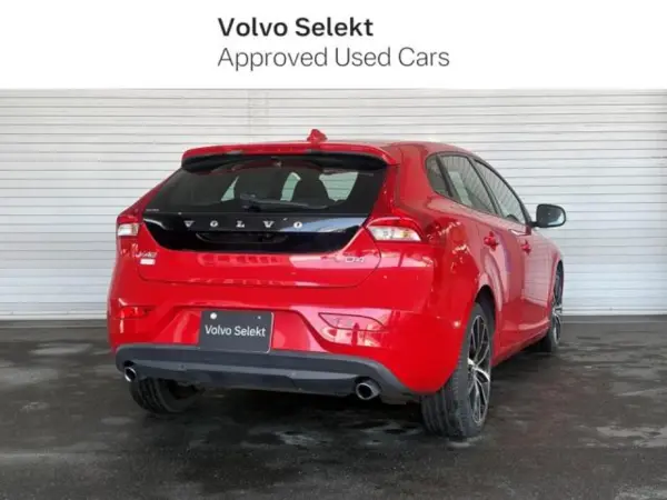 2018 Volvo V40 — photo 2 | Tuminion Kenya