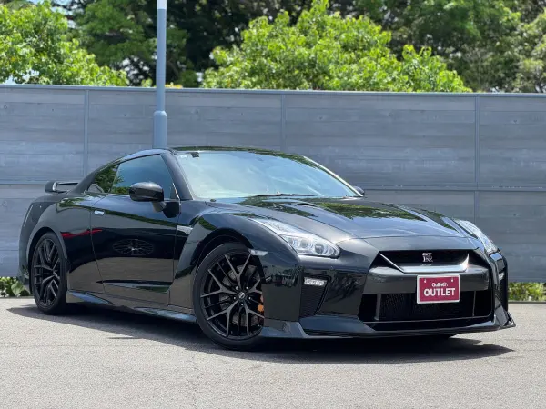 2017 Nissan Gt-r — photo 1