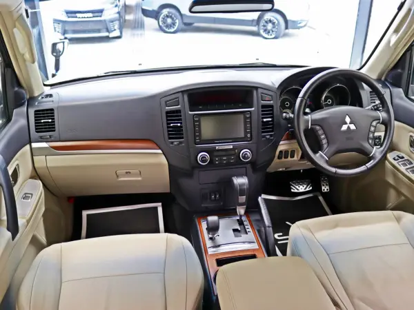 2006 Mitsubishi Pajero — photo 9 | Tuminion Kenya