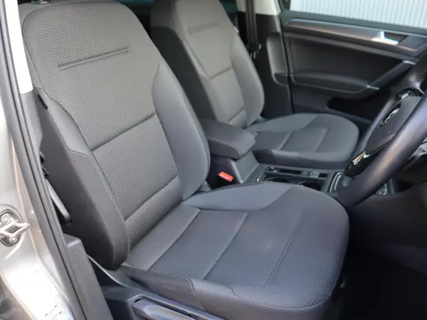 2019 Volkswagen Golf — photo 9 | Tuminion Kenya