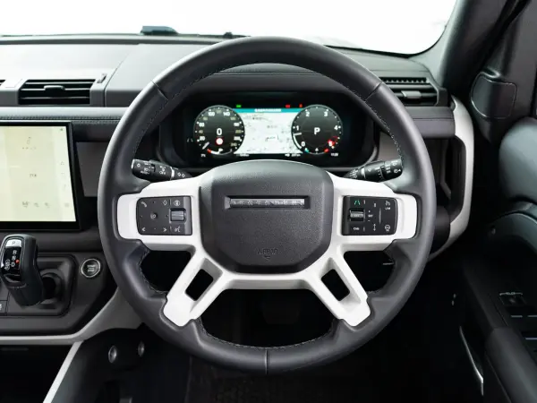2025 Landrover Defender — photo 9 | Tuminion Kenya
