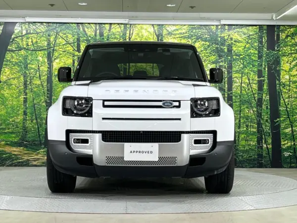 2025 Landrover Defender — photo 9 | Tuminion Kenya