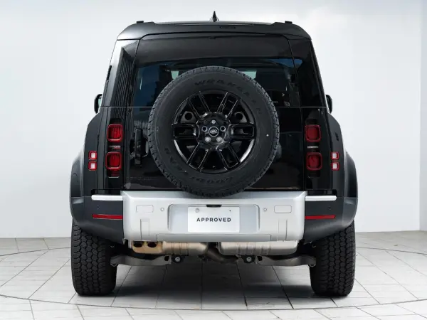 2025 Landrover Defender — photo 3 | Tuminion Kenya