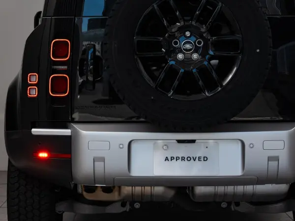 2025 Landrover Defender — photo 9 | Tuminion Kenya