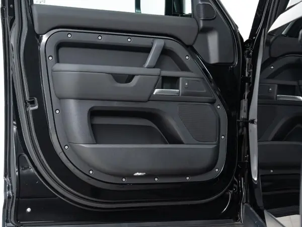 2025 Landrover Defender — photo 7 | Tuminion Kenya