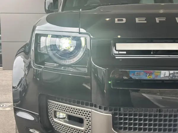 2025 Landrover Defender — photo 9 | Tuminion Kenya