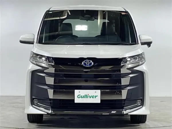 2022 Toyota Noah — photo 8 | Tuminion Kenya