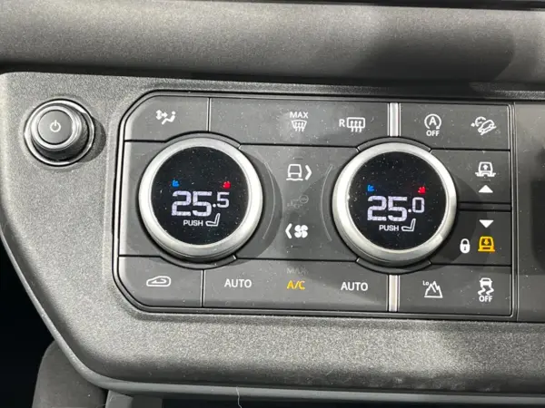 2025 Landrover Defender — photo 3 | Tuminion Kenya