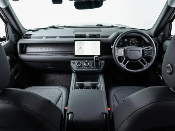 2025 Landrover Defender — photo 2 | Tuminion Kenya
