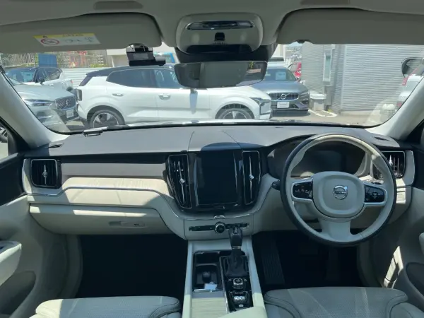 2018 Volvo Xc60 — photo 2 | Tuminion Kenya