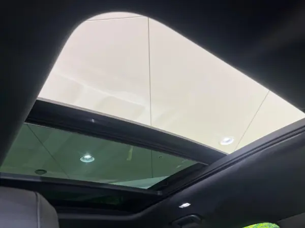 2023 Landrover Defender — photo 3 | Tuminion Kenya
