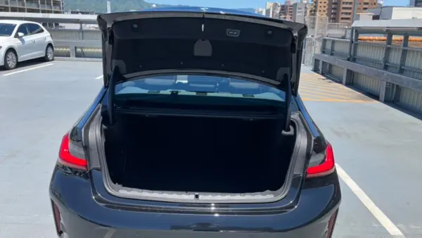 2025 Bmw 3 Series — photo 7 | Tuminion Kenya
