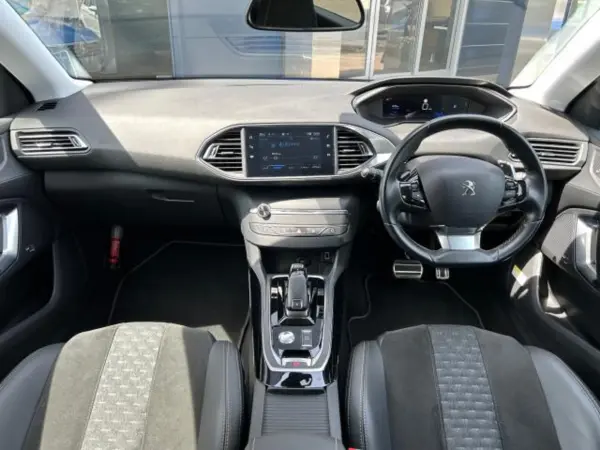 2021 Peugeot 308 — photo 3 | Tuminion Kenya