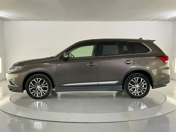 2015 Mitsubishi Outlander — photo 3 | Tuminion Kenya
