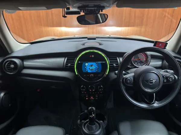 2018 Mini Cooper — photo 2 | Tuminion Kenya