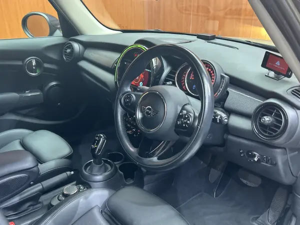 2018 Mini Cooper — photo 3 | Tuminion Kenya
