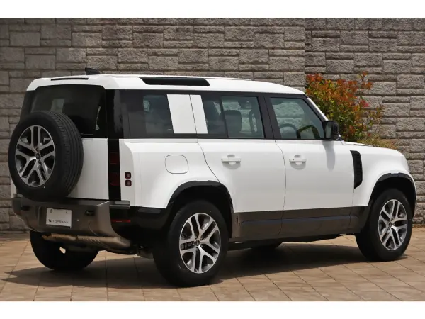 2025 Landrover Defender — photo 2 | Tuminion Kenya