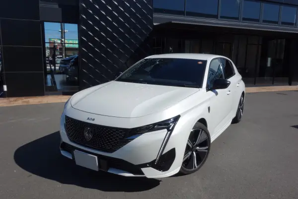 2022 Peugeot 308 — photo 1