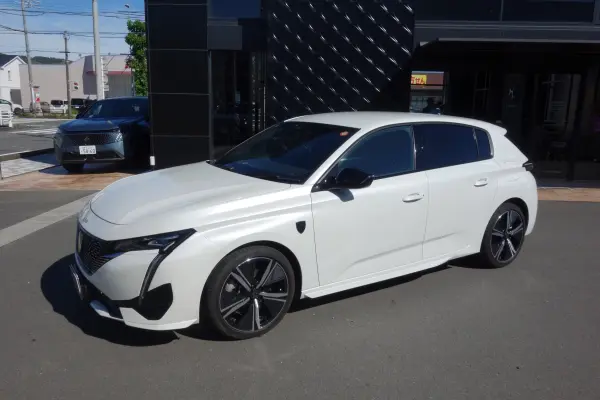 2022 Peugeot 308 — photo 3 | Tuminion Kenya