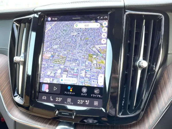 2022 Volvo Xc60 — photo 9 | Tuminion Kenya