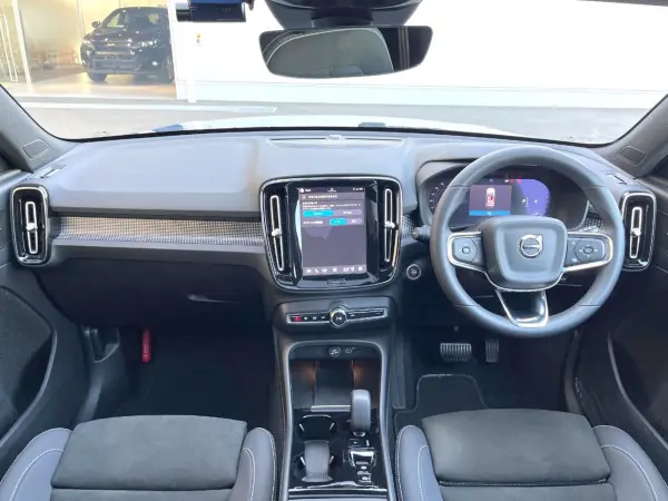 2024 Volvo Xc40 — photo 2 | Tuminion Kenya