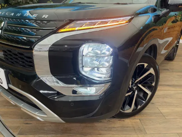 2023 Mitsubishi Outlander — photo 8 | Tuminion Kenya