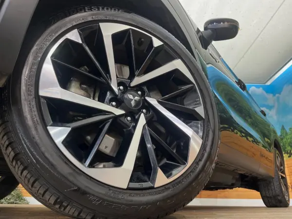 2023 Mitsubishi Outlander — photo 9 | Tuminion Kenya