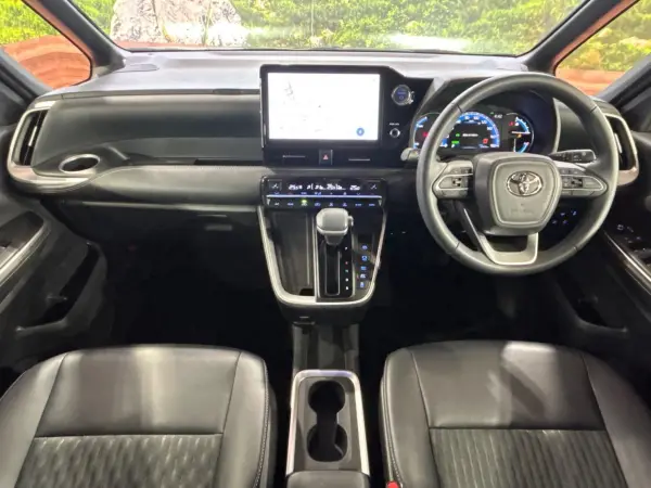 2023 Toyota Noah — photo 2 | Tuminion Kenya