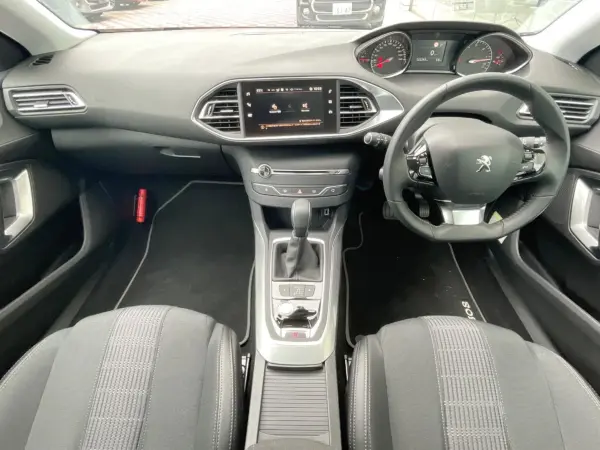 2018 Peugeot 308 — photo 2 | Tuminion Kenya