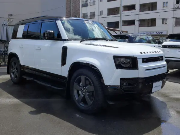 2025 Landrover Defender — photo 2 | Tuminion Kenya