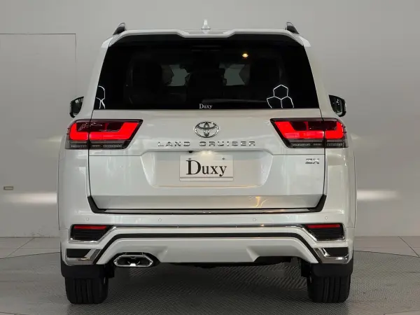 2025 Toyota Landrcuiser 300 — photo 3 | Tuminion Kenya