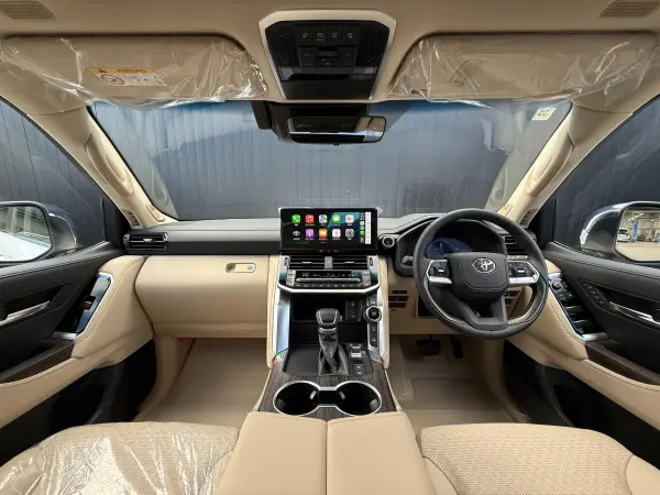 2025 Toyota Landrcuiser 300 — photo 7 | Tuminion Kenya