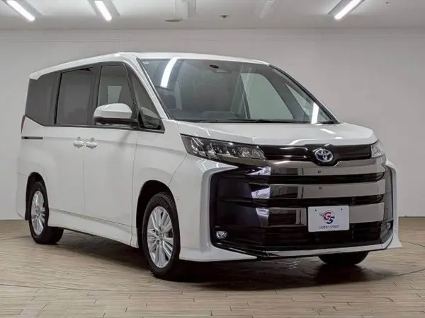 2024 Toyota Noah — photo 9 | Tuminion Kenya