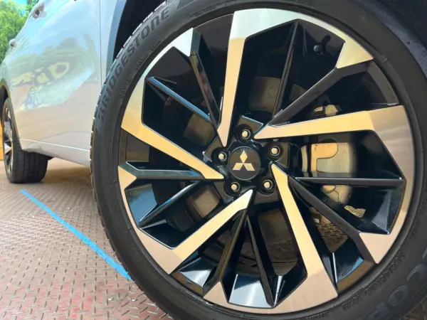 2024 Mitsubishi Outlander — photo 9 | Tuminion Kenya